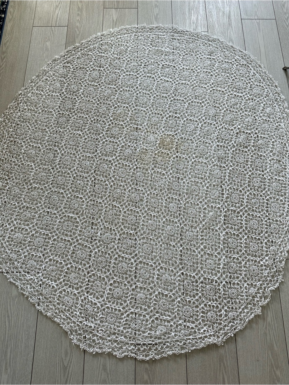 Round Crochet Lace Rug — White 77 inches diameter
